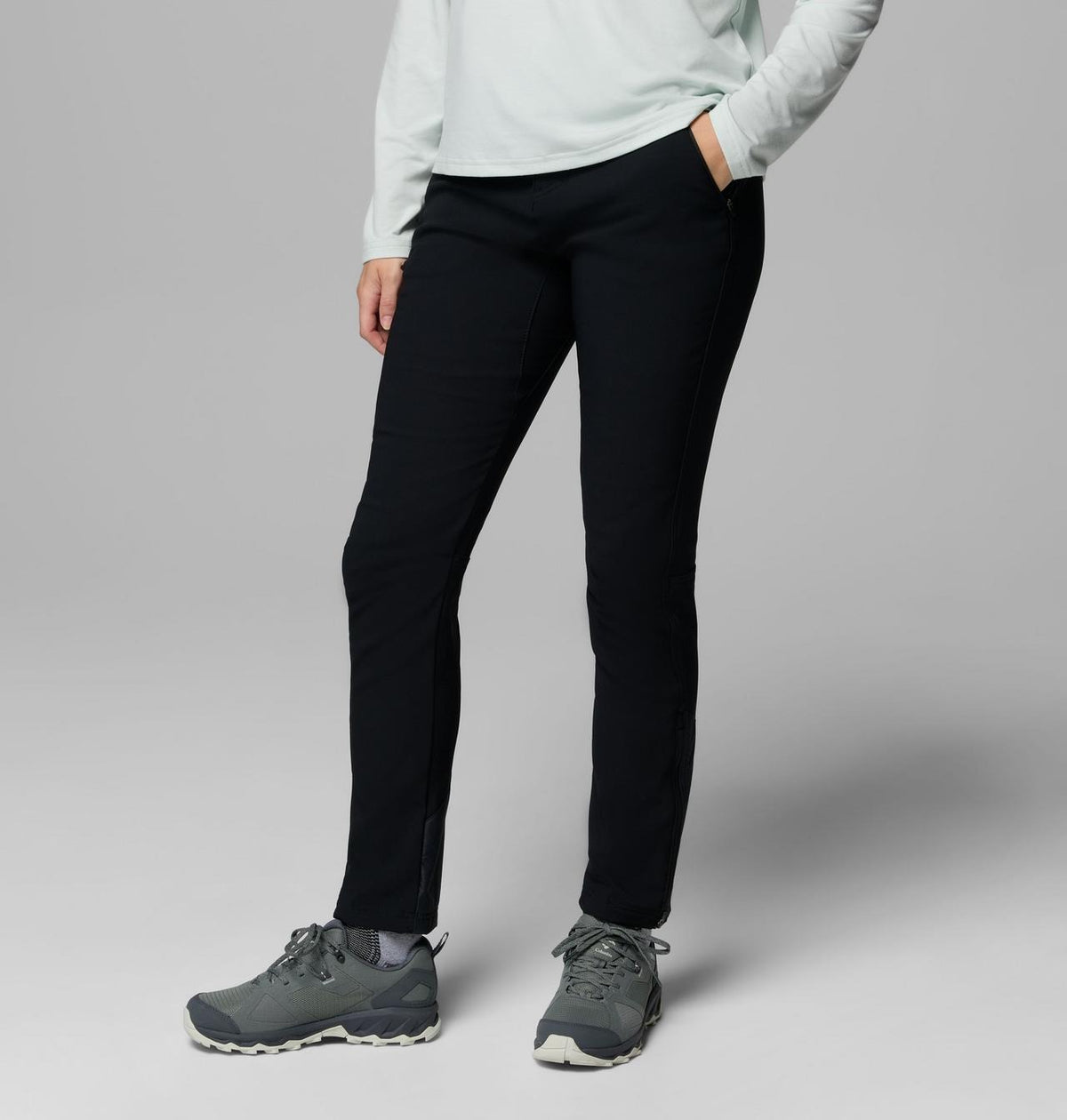 【Columbia】UAR34490 女款 超防潑水極暖軟殼長褲 黑色