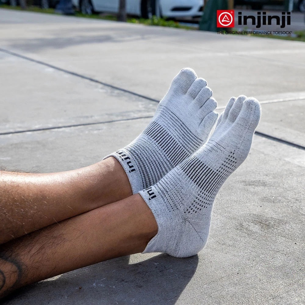 【injinji】NAA1393 中性款 Run輕量吸排五趾短襪NX 灰色